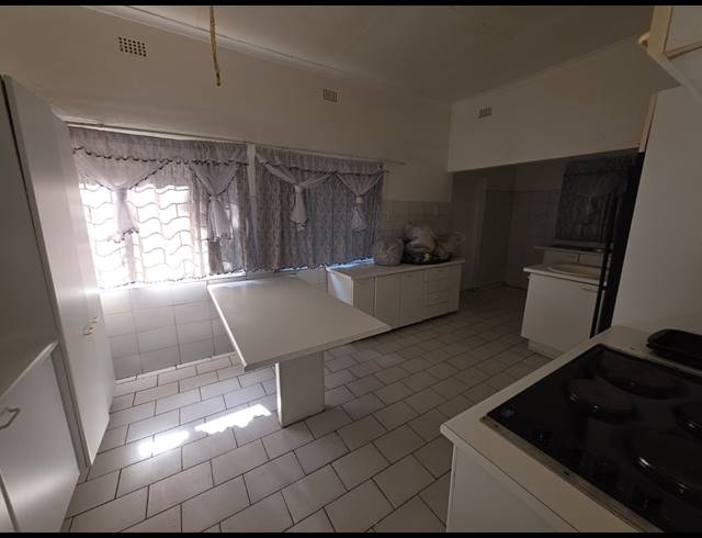 4 BEDROOM HOUSE FOR SALE IN SASOLBURG EXT 4